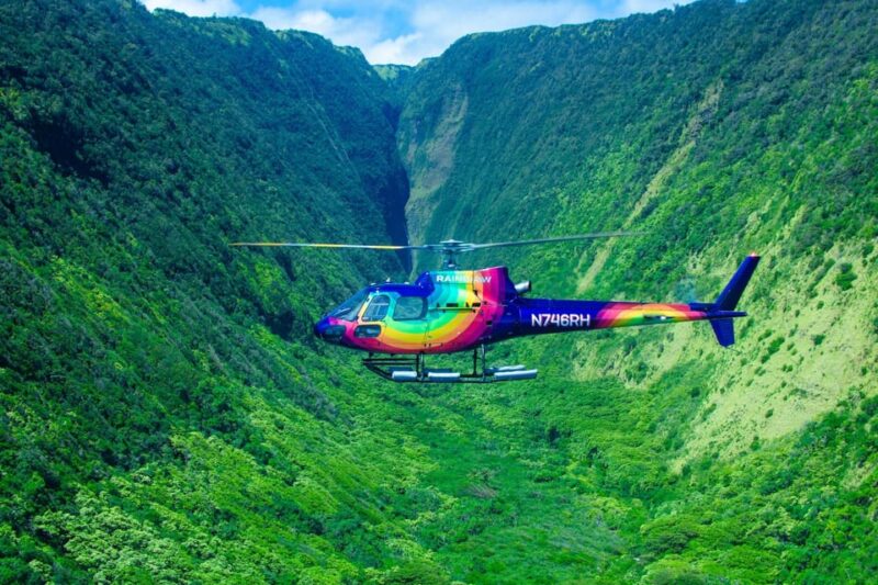 Kailua-Kona: Kohala, Volcanoes and Waterfall Helicopter Tour - Waipio Valley and the Coastal Beauty