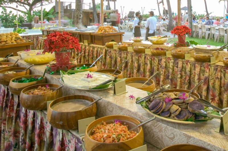 Kailua-Kona: Voyagers of the Pacific Luau with Buffet Dinner - The Buffet Dinner: Flavors of Hawaii