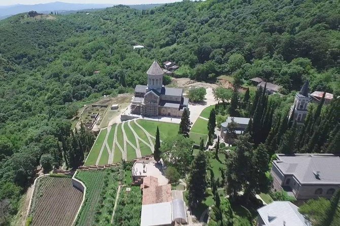 Kakheti: Sighnaghi city of love, Bodbe, Corporation Kindzmarauli - Practicalities: Logistics and Group Size