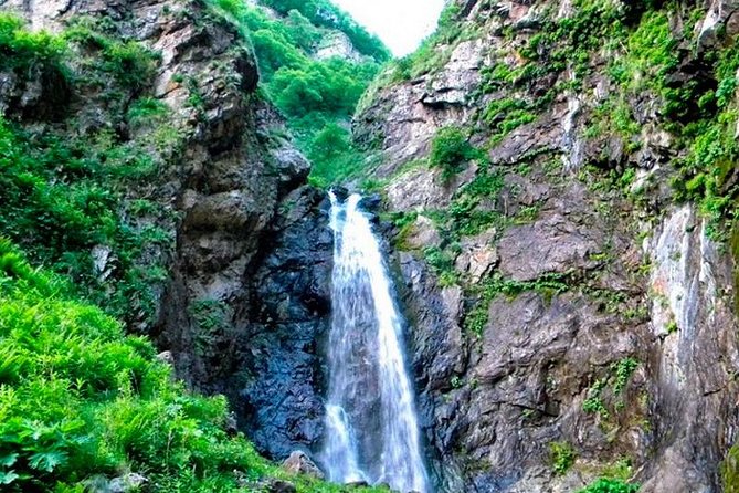 Kakheti: Signagi + Bodbe Monastery + Gurgeniani Waterfall - Discover Kakheti: Signagi, Bodbe Monastery, and Gurgeniani Waterfall