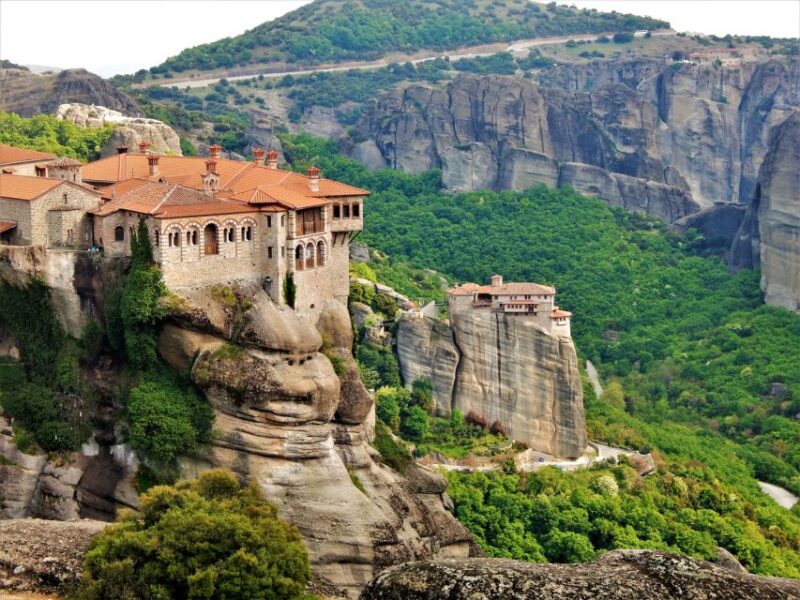 Kalabaka: Meteora Private Day Tour with a Local Guide - Visiting the Inside of the Top Monasteries