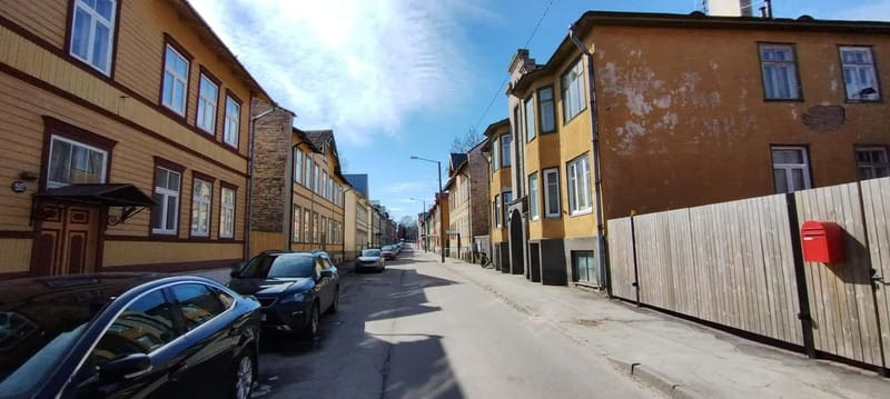 Kalamaja: Wooden Homes to Factories Engineer Walking Tour - The Experience Provider: Estowalks