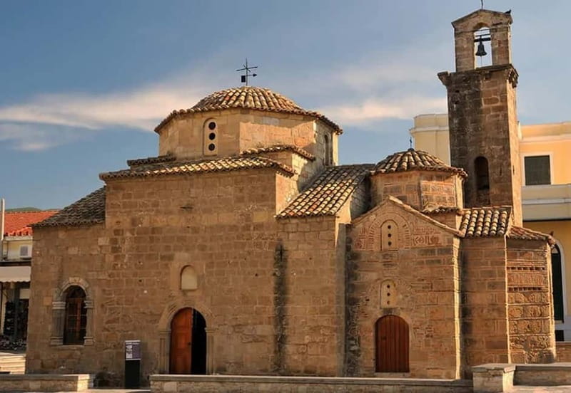 Kalamata Old Town & Kastraki: History,Sunset & Local Flavors - Visiting the 23rd of March Square and Holy Apostles Church