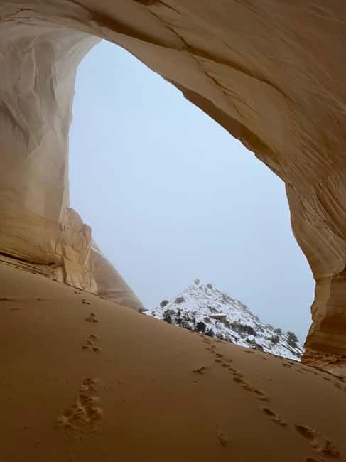Kanab: Peekaboo Slot Canyon & Great Chamber Tour/Guided Hike - The Guide’s Role and Expertise