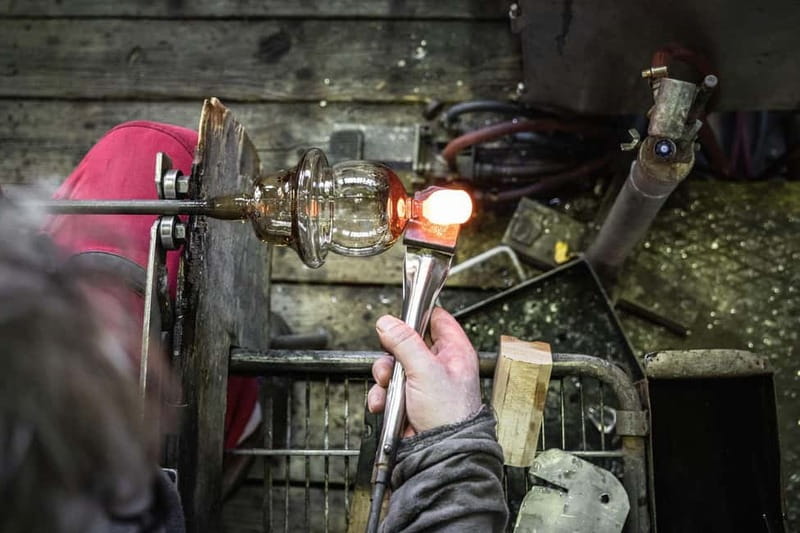 Karlovy Vary: Moser Glassworks Tour with Museum Entry - The Craft of Glassmaking at Moser