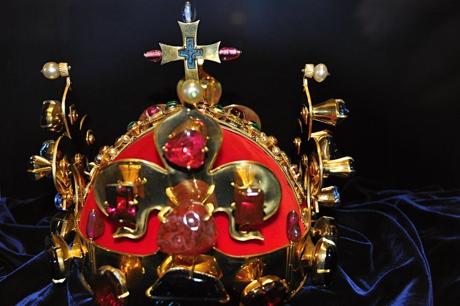 Karlstejn Castle Half Day Tour from Prague - Exploring Kalrstejn Village and Surroundings