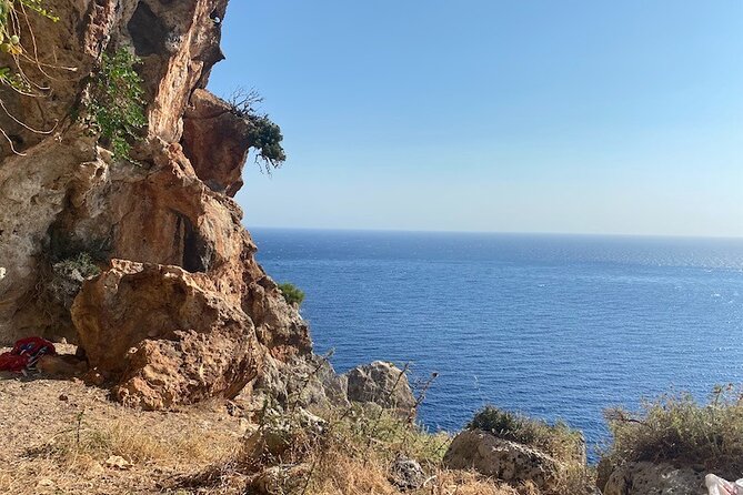 Karpathos Aperi Limniotis Cave Hike for stalagmites / stalactites - Key Points