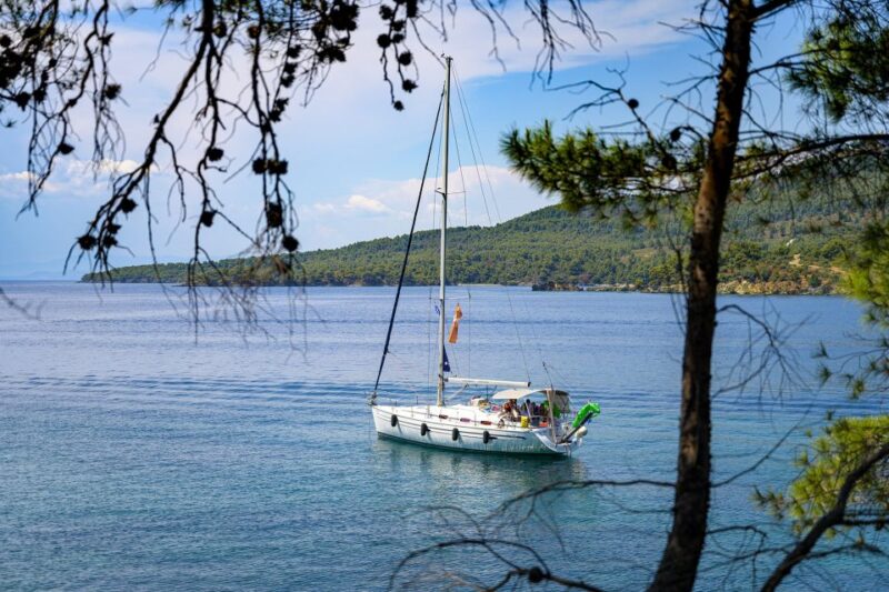 Kassandra: Private Sailing Cruise from Paliouri to Sithonia - Onboard amenities and practical details