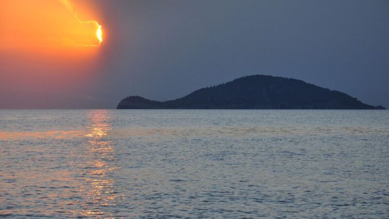 Kassandra: Sunset Sailing Boat Tour of Secluded Coves - Who Will Enjoy This Tour?