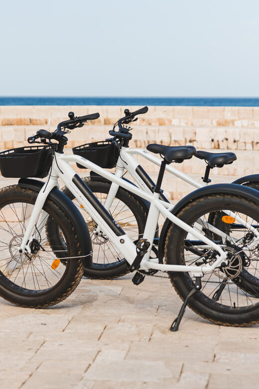 Katakolo: E-bike Rental - Using the App to Unlock Your Unicorn E-bike
