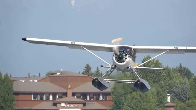 Katmai Alaska: Brooks Falls Bear Viewing by Floatplane - Scenic floatplane flight over the Alaskan wilderness
