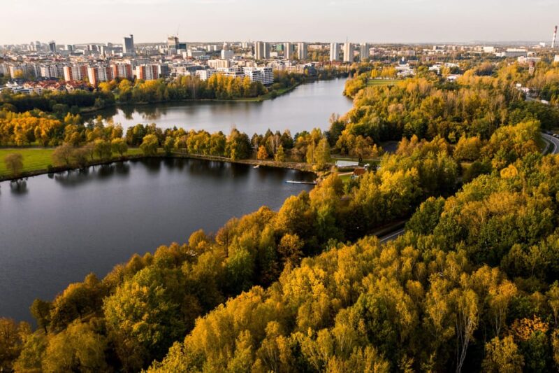 Katowice and Nikiszowiec: bicycle tour with guide - Relaxing in the Valley of the Three Ponds and Visiting Nikiszowiec