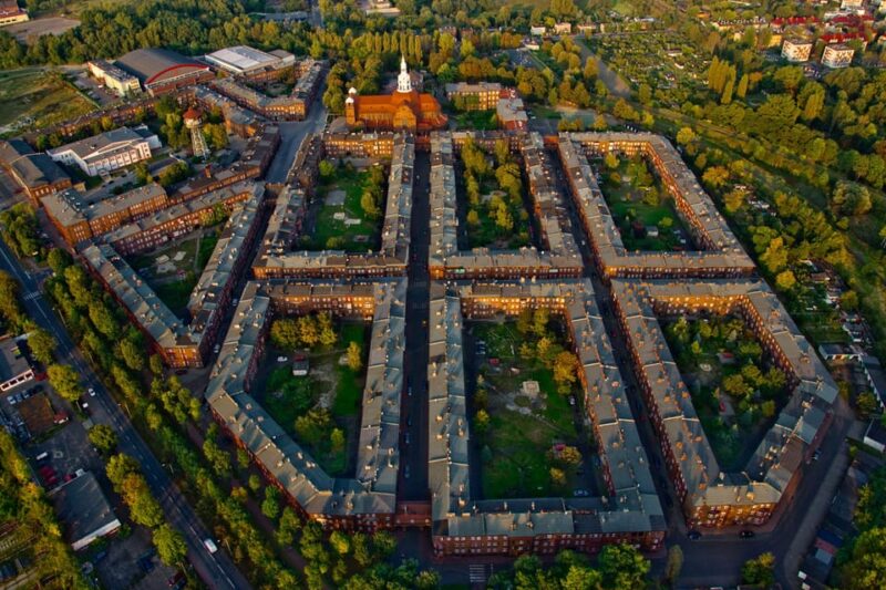 Katowice and Nikiszowiec: bicycle tour with guide - Final Stops: Dworcowa, Mariacka Streets, and End at the Tourist Center