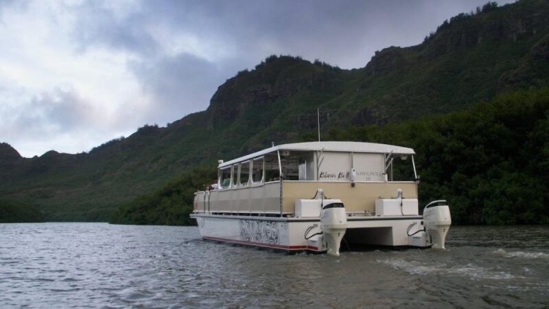 Kauai: Catamaran Sunset Cruise - The Crew: Knowledgeable and Friendly Guides