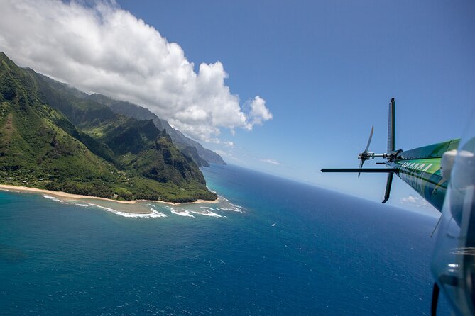 Kauai Deluxe Waterfall Safari: Helicopter Tour - In-Flight Comfort and Entertainment
