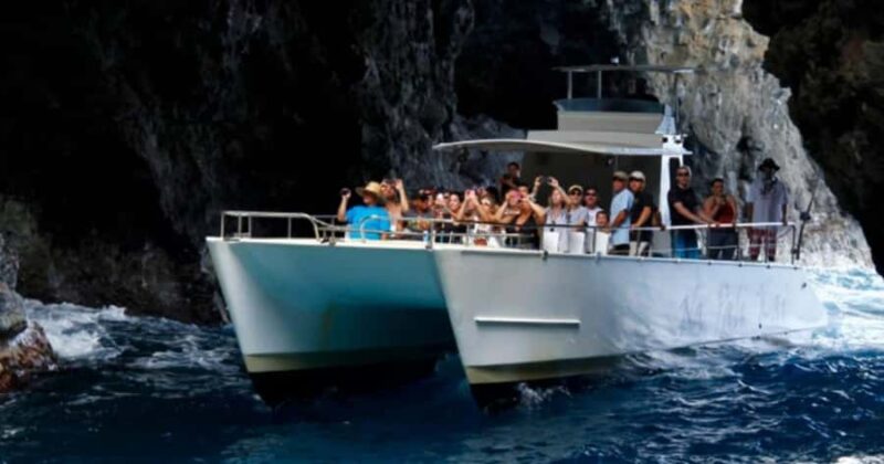 Kauai: Na Pali Coast Boat Tour with Cultural Captain & Crew - Marine Life Encounters and Dolphin Watching