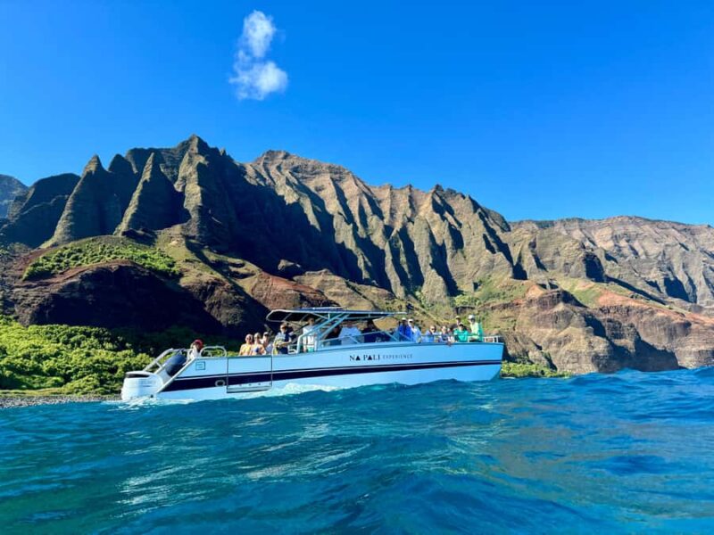 Kauai: Na Pali Coast Deluxe Power Catamaran Tour - Discover the Na Pali Coast on a Power Catamaran for $275