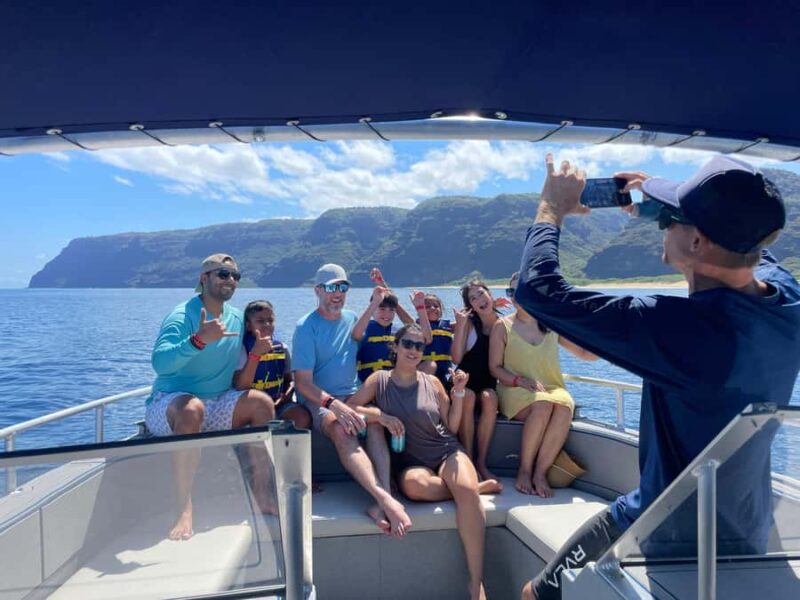 Kauai: Na Pali Coast Deluxe Power Catamaran Tour - The Experience of the Crew and Guides