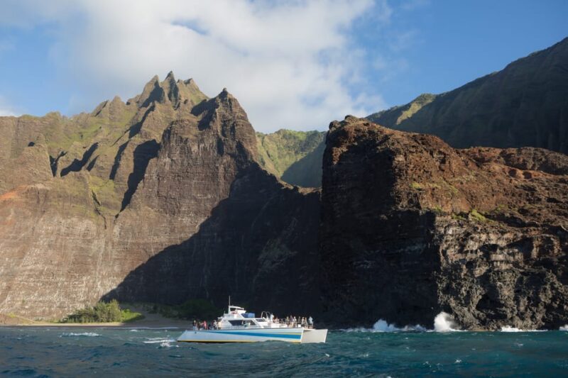 Kauai: Napali Sunset Dinner Cruise - A Gourmet Hawaiian-Style Dinner on Board