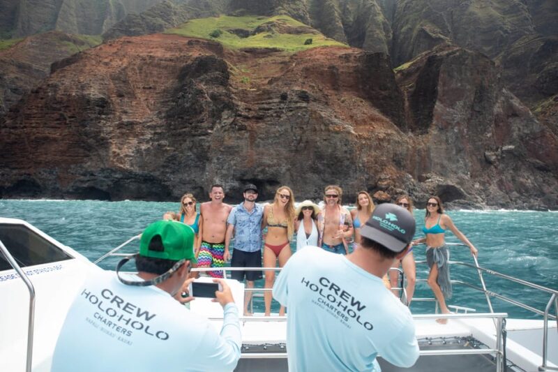 Kauai: Napali Sunset Dinner Cruise - Physical Requirements and Accessibility