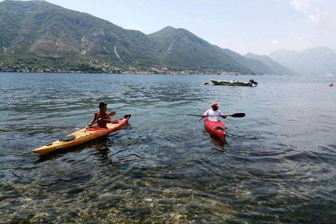 Kayak active tour - The Experience with Guides and Equipment