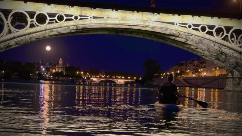 Kayak full moon: Historical part, Triana & La Cartuja - Starting Point and End of the Tour in Seville