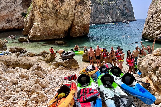 Kayak Javea Guided Cala Granadella, llop marí cave, cala en caló - Logistics and Group Experience