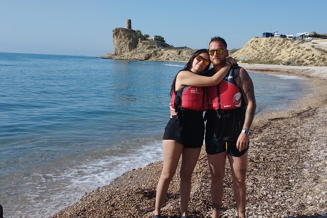 Kayak routes through the Coves of Villajoyosa - The Expertise and Approach of the Guides