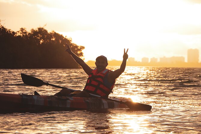 Kayak Tour at Sunset in Cancun - Guides and Customer Service Experience