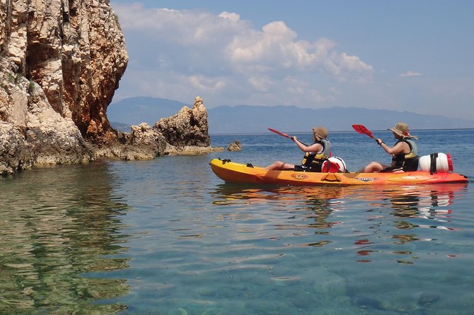 Kayak tour with snorkeling and marine biologist - Key Points