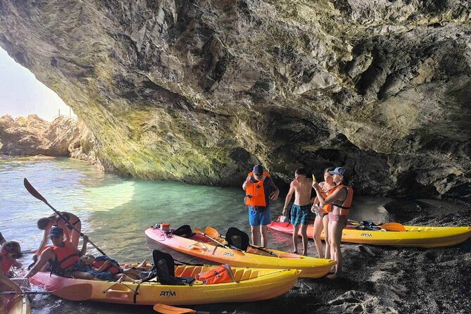 Kayak Tour with Snorkeling and Picnic - Key Points