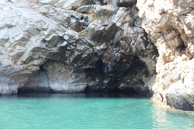 Kayaking along the Algarve Coast - What Makes This Tour Stand Out