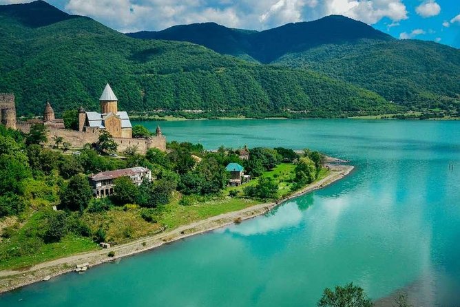 Kazbegi-Ananuri-Gergeti Private Tour - Discover the Beauty of the Kazbegi-Ananuri-Gergeti Private Tour