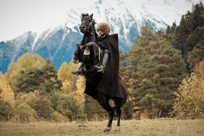 Kazbegi-Ananuri-Gergeti Private Tour - Visiting the Russian Georgian Friendship Monument
