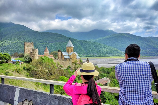 Kazbegi and Khinkali - the ultimate mountain experience tour - Key Points