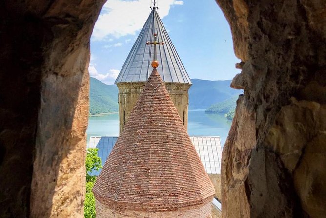 Kazbegi Day Trip (Jinvali, Ananuri, Gudauri, Gergeti church) - Starting with Convenient Door-to-Door Pickup in Tbilisi