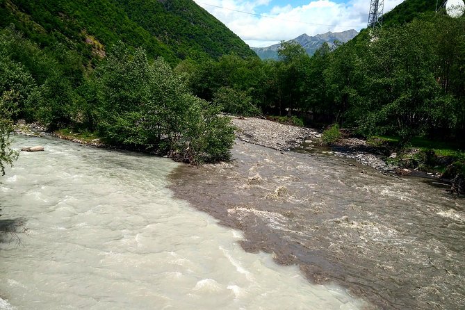 Kazbegi Day Trip (Jinvali, Ananuri, Gudauri, Gergeti church) - Skiing in Gudauri: Georgia’s Highest Ski Resort
