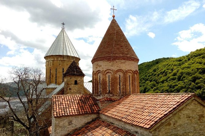 KAZBEGI & GUDAURI Day Tour from Kutaisi - Exploring Ananuri Fortress and the Zhinvali Reservoir