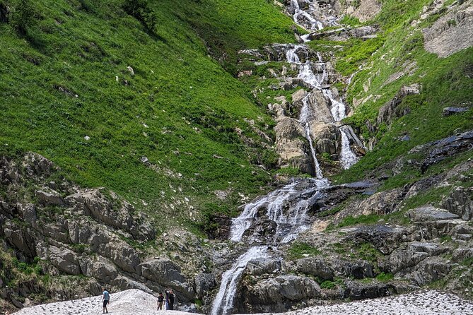 Kazbegi & Gudauri Private Full-Day Tour From Tbilisi - Reaching Kazbegi for the Gergeti Trinity Church