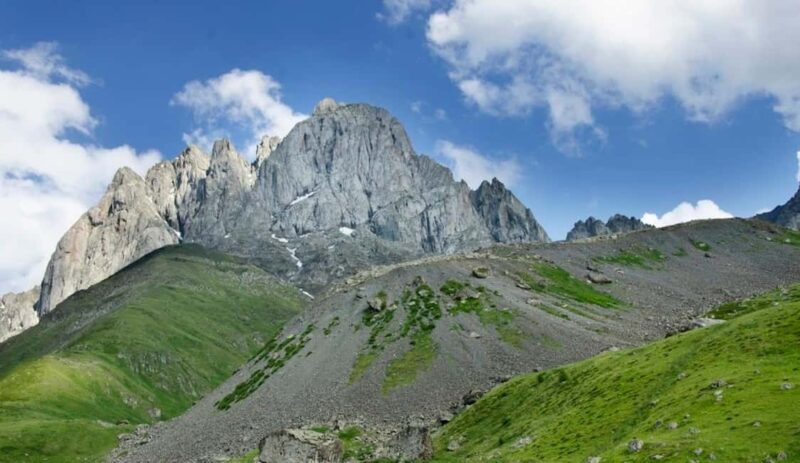 Kazbegi: Juta Valley Day Trip with 4WD Transport - What Sets This Tour Apart from Similar Experiences