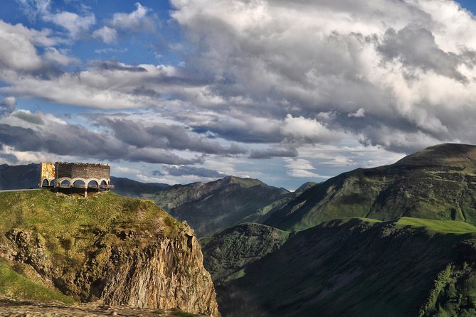 Kazbegi Tour (Group) - Exploring the Ananuri Fortress Complex: Georgia’s Medieval Defense