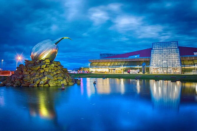 KEF Airport: Private Transfer to/from Reykjavik in Iceland - Reliable and Comfortable Transfers Between Keflavik Airport and Reykjavik