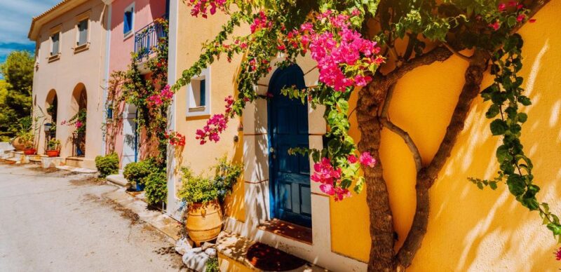 Kefalonia: Assos and Fiscardo Island Day Tour - Exploring Assos Village: A Picture-Perfect Coastal Spot