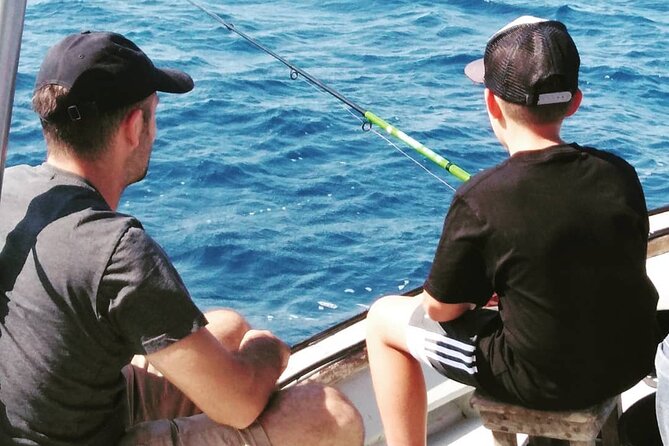 Kefalonia Fishing Tour: Tradition, Flavors & Turquoise Seas - Savoring the Catch of the Day: Greek Fish and Prawns