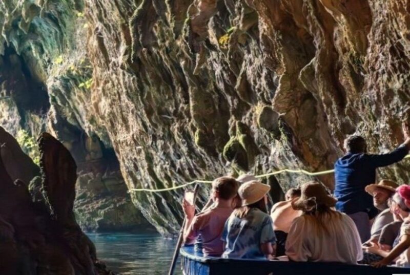 Kefalonia: Half-Day Lake Melissani and Drogarati Cave Tour - Insights from Past Travelers: Knowledgeable Guides and Beautiful Views