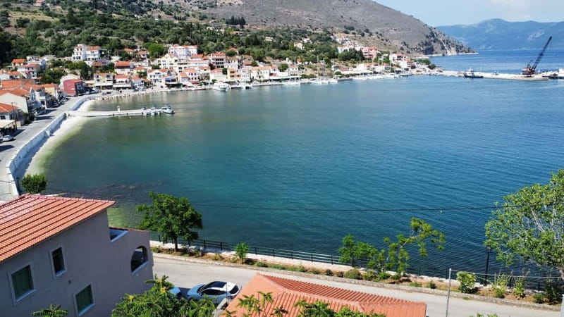 Kefalonia: HalfDay Private Tour Melissani, Drogarati, Myrtos - Stunning Views and Relaxation at Myrtos Beach