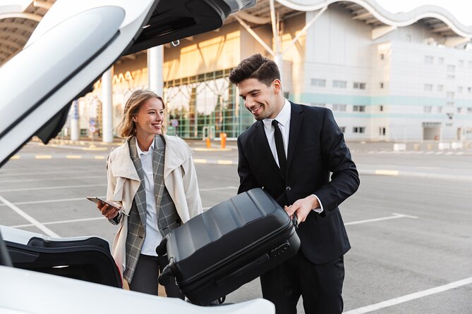 Keflavik International Airport Private Transfer - Easy & Comfortable Start to Your Iceland Adventure