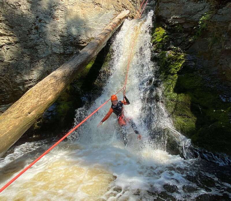 Kelowna: Adrenaline Canyoning Tour - Key Points