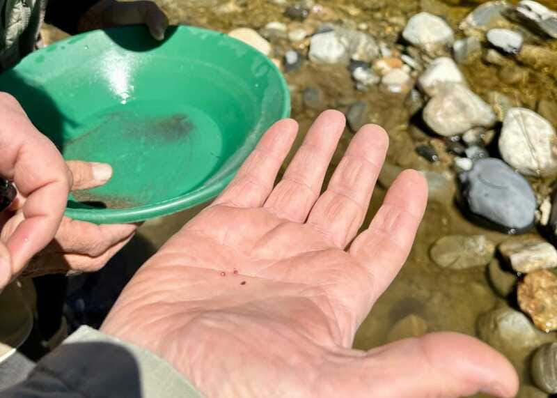 Kelowna E-Bike Gold Panning Expedition - What Makes the E-Bike Experience Stand Out in Kelowna