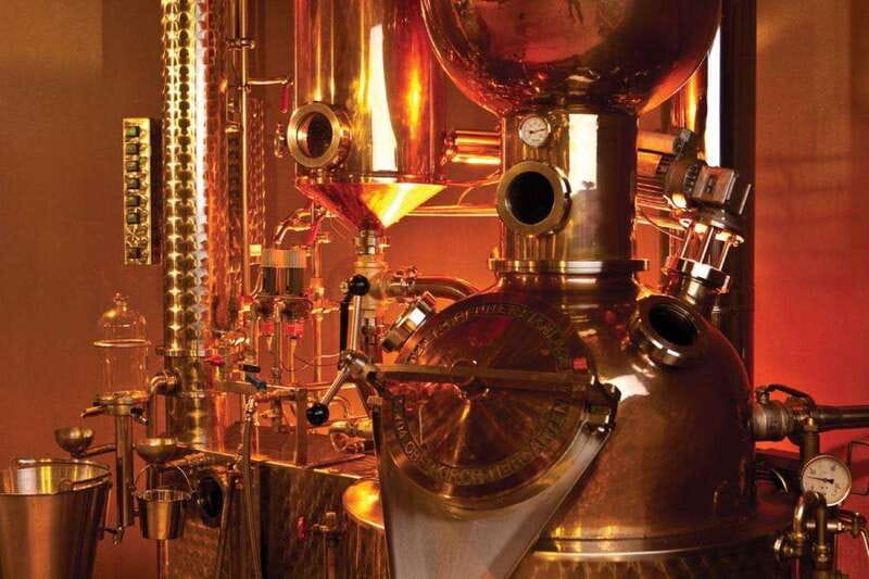 Kelowna: Full-Day Wine, Cider, Spirits, and Beer Tour - Savor the Flavors at Kelowna’s Cidery and Distillery